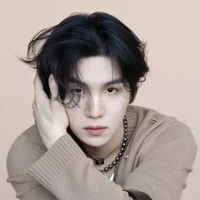 Min Doãn Kỳ - Suga (ba lớn)