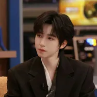 Hạ Tuấn Lâm-Cậu