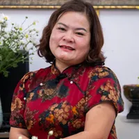 Nghĩa( mẹ anh )
