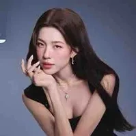 Nguyễn Lê Diễm Hằng [ LaMoon]