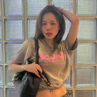 Trần Phương Ly(L)