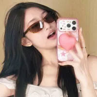 LEE HYUN SEO.