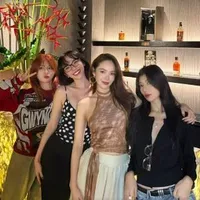 các nàng (trừ ai thì trừ)
