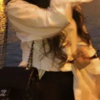 Nhã Hân _mẹ Lục