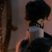 Lục Sương Nghi (chị)