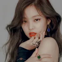 kim Jennie - em