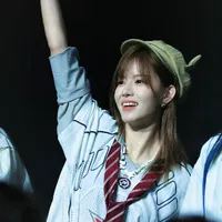 Bách Hân Dư-cậu