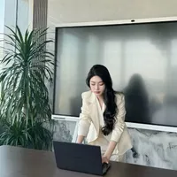 Thư ký quyên