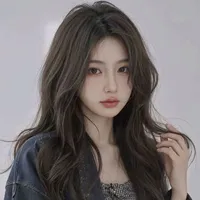 Linh Chi ( đàn chị của Duy)