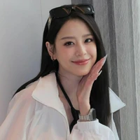 Giang Ngữ Thần. [Jessie Chiang]