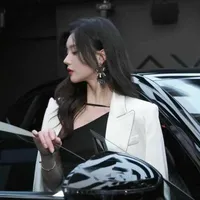 Lạc Thi Thi