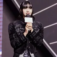 Lalisa Manobal ( Lisa ) [ Chị ]