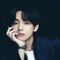 Kim Taehyung (V - Anh)