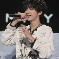 Nhiếp Vĩ Thần