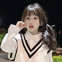 Lý Nguyệt Nguyệt( hồi bé)