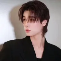 Phuwin Tangsakyuen(Phuwin)