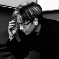 HOÀNG KIM LONG ( Ba em )