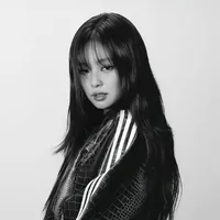 Kim Jennie • Em