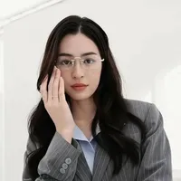 LingLing sirilak Kwong ( cô )