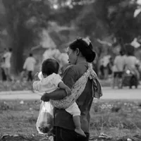 Người mẹ