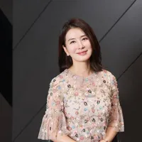 Lee Mina (mama cậu)