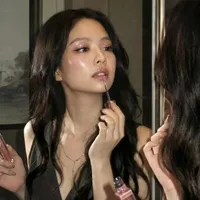 𝓚𝓲𝓶 𝓙𝓮𝓷𝓷𝓲𝓮