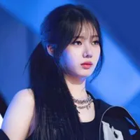 chị tư