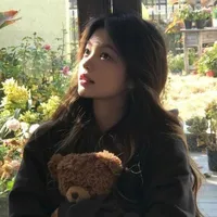 Hạ Vy