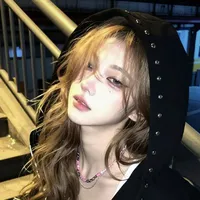 Lục Mãn Anh.