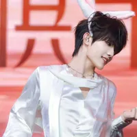 Tô Tân Hạo ( cậu )