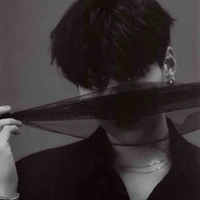 Min Yoongi - hắn