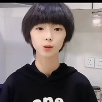 nhân viên cửa hàng tiện lợi