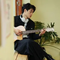 Bùi Trường Linh.