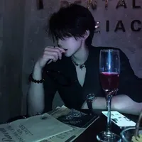 Hạ Tần Long