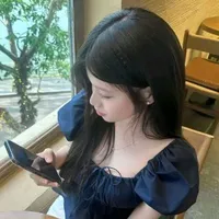 HOÀNG NHI