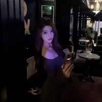 Hạ Vy