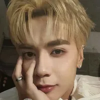 Lê Quang Hùng (Phone)