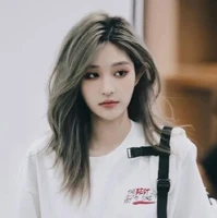 Vương Dịch ( Cô )