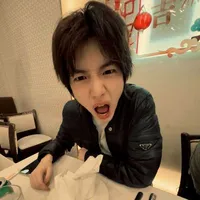 vợ Khánh Huyy