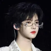 Trương Dịch Nhiên / @Domi