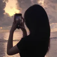 nữ 1