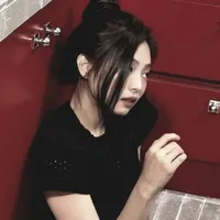𝘒𝘪𝘮 𝘑𝘦𝘯𝘯𝘪𝘦