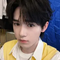 Tống Á Hiên/@cá thúi