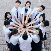 AII Học Sinh Trường Trung Học