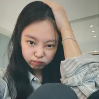 Kim Jennie - Em