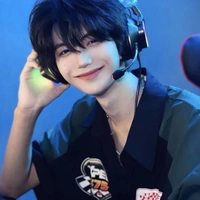 đại Vỹ( bạn cùng bàn)