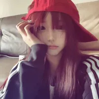 Bạch Uyển Hi.