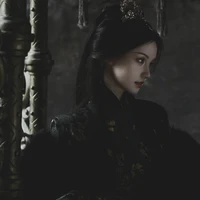 JUNIE | LÃNH ĐẠO