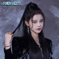 Phiên Nhiên/chị gái Su và Duy