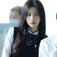 Kang Hyewon